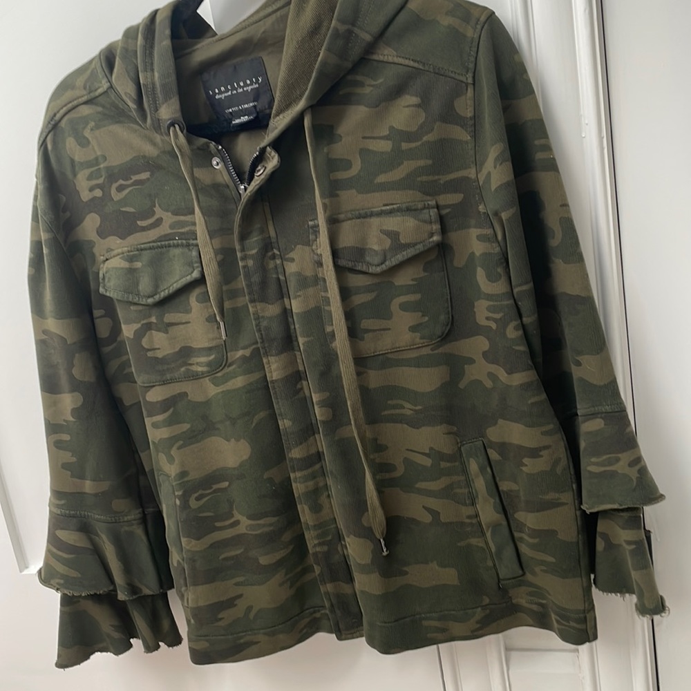 Sanctuary. Never worn! Camo zipper sweatshirt/jacket style
